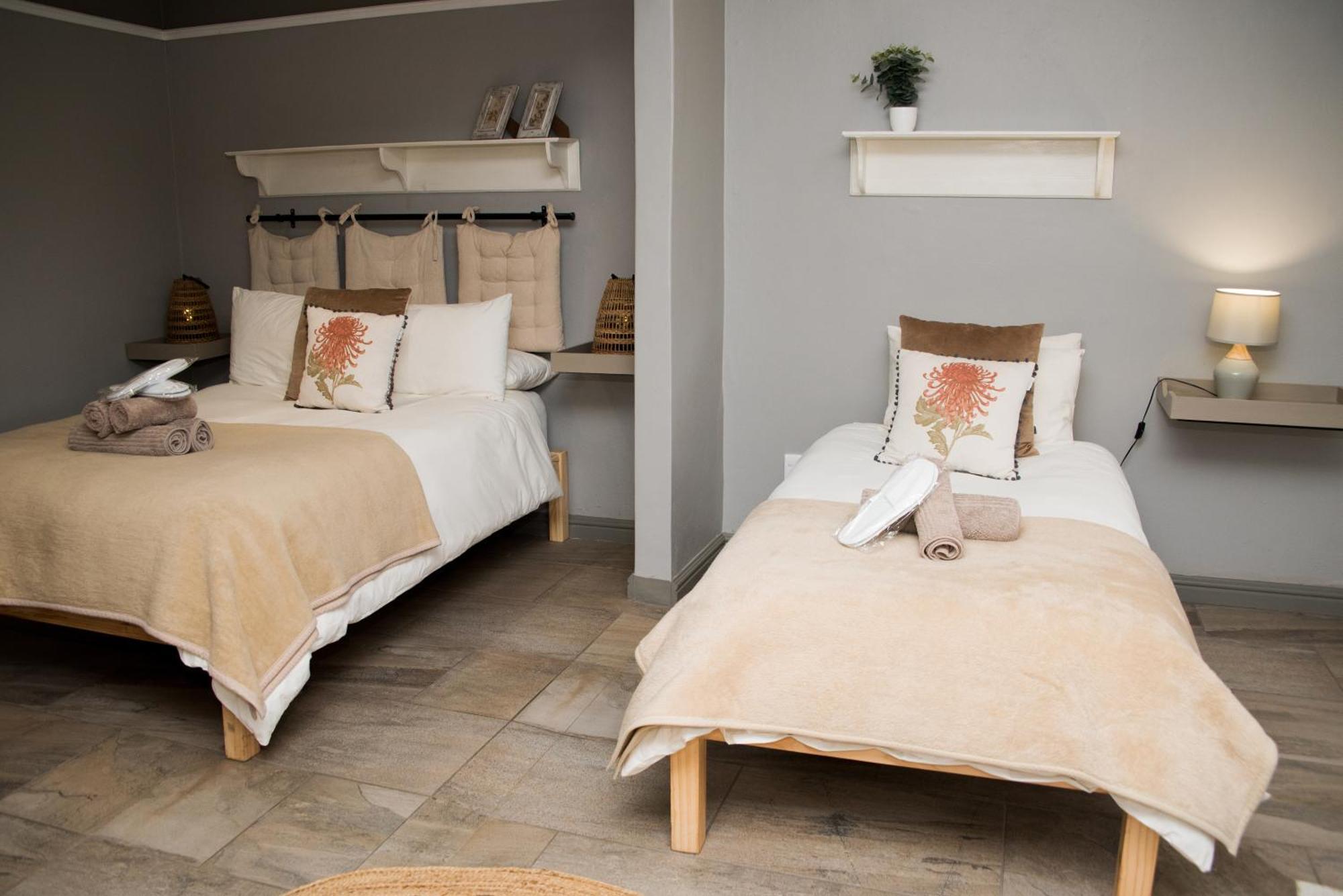 Desert Wind Private Guest And Game Farm Montagu Bagian luar foto